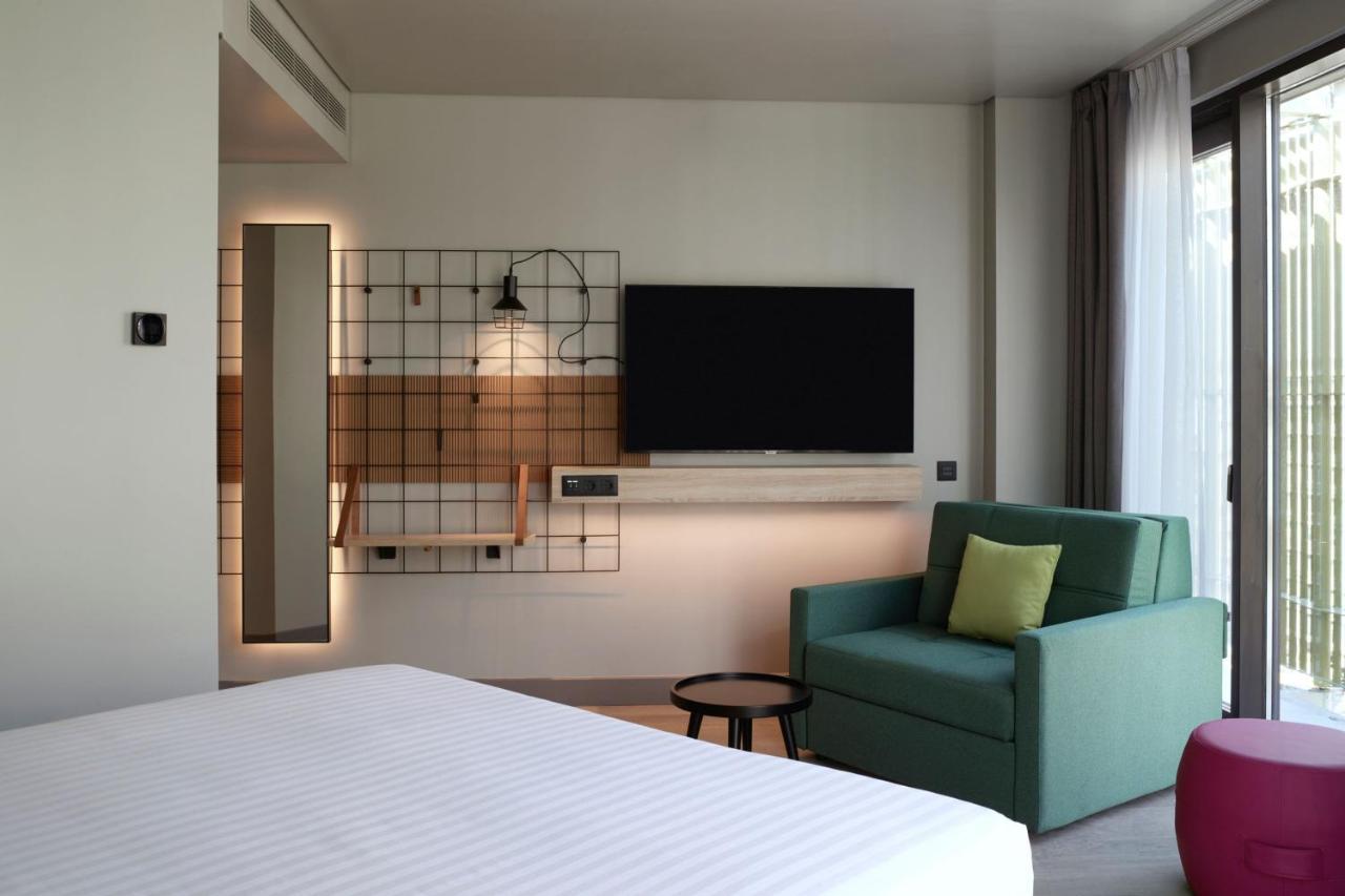 Moxy Athens City Exterior photo